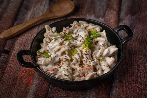 Chicken Pasta In White Cheesy Sauce